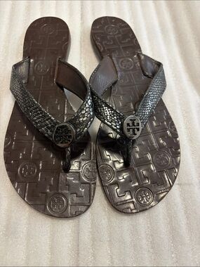 Tory Burch Thora Pewter black silver logo top  Snake Thong Sandals, 8